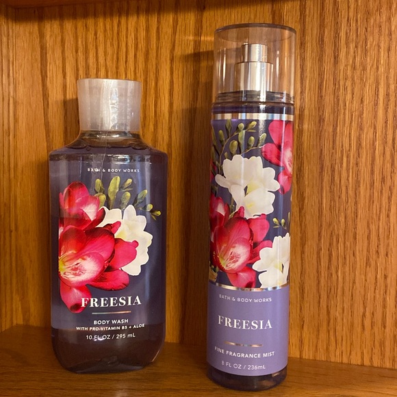 NWT Bath & Body Works Freesia Set - Picture 1 of 14
